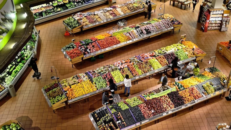 Nowości na rynku spożywczym: co naprawdę jest innowacją, a co tylko rebrandingiem